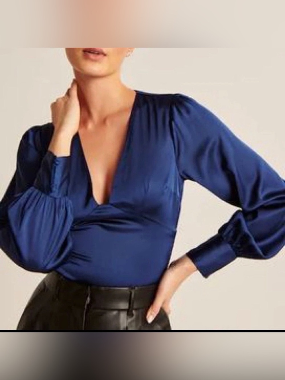 Abercrombie & Fitch gold Satin V-Neck Blouse Sz S